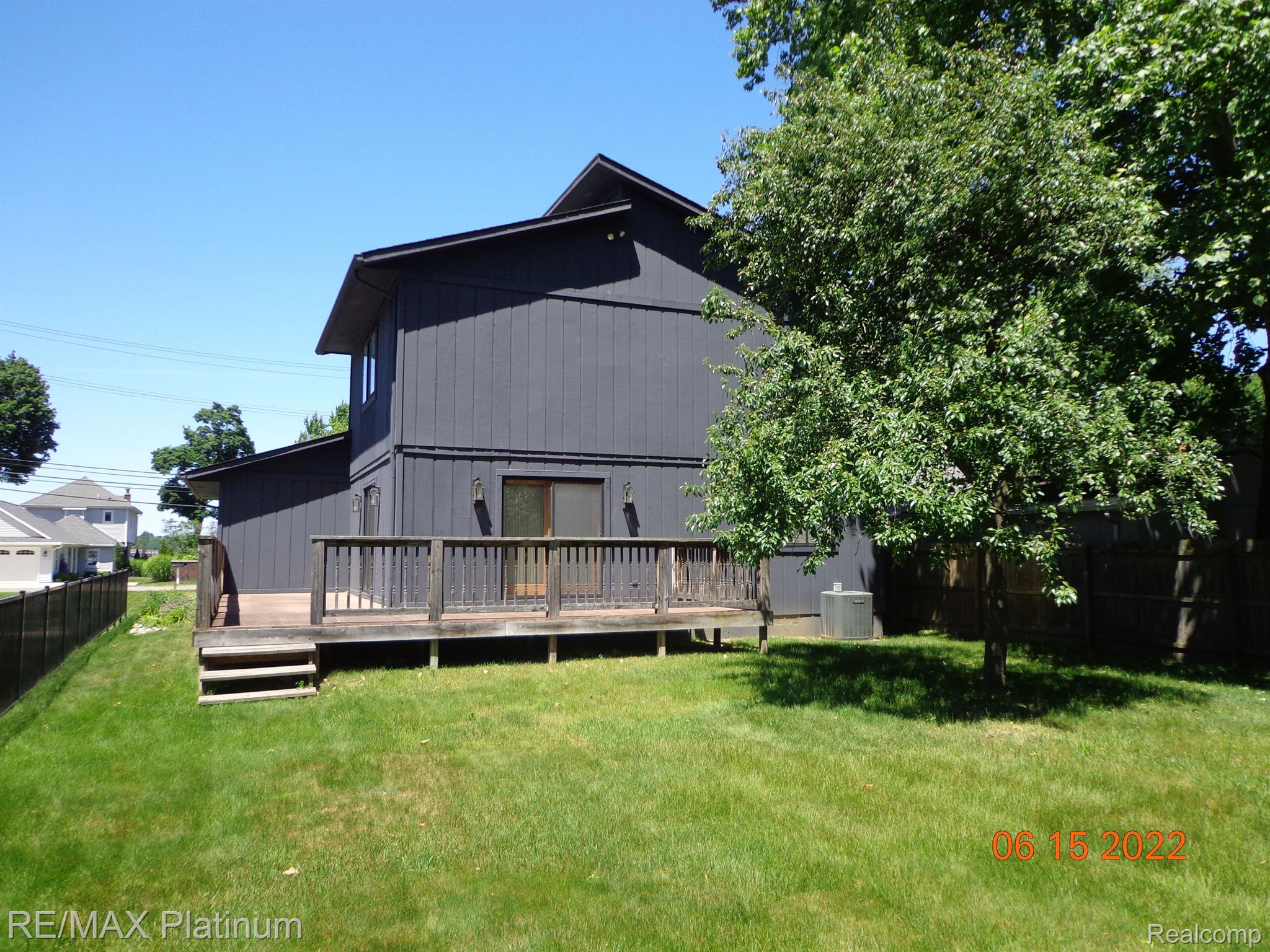 6635 Hatchery Road Waterford, MI 48327 - Photo 4 of 32 Gallery Image 4