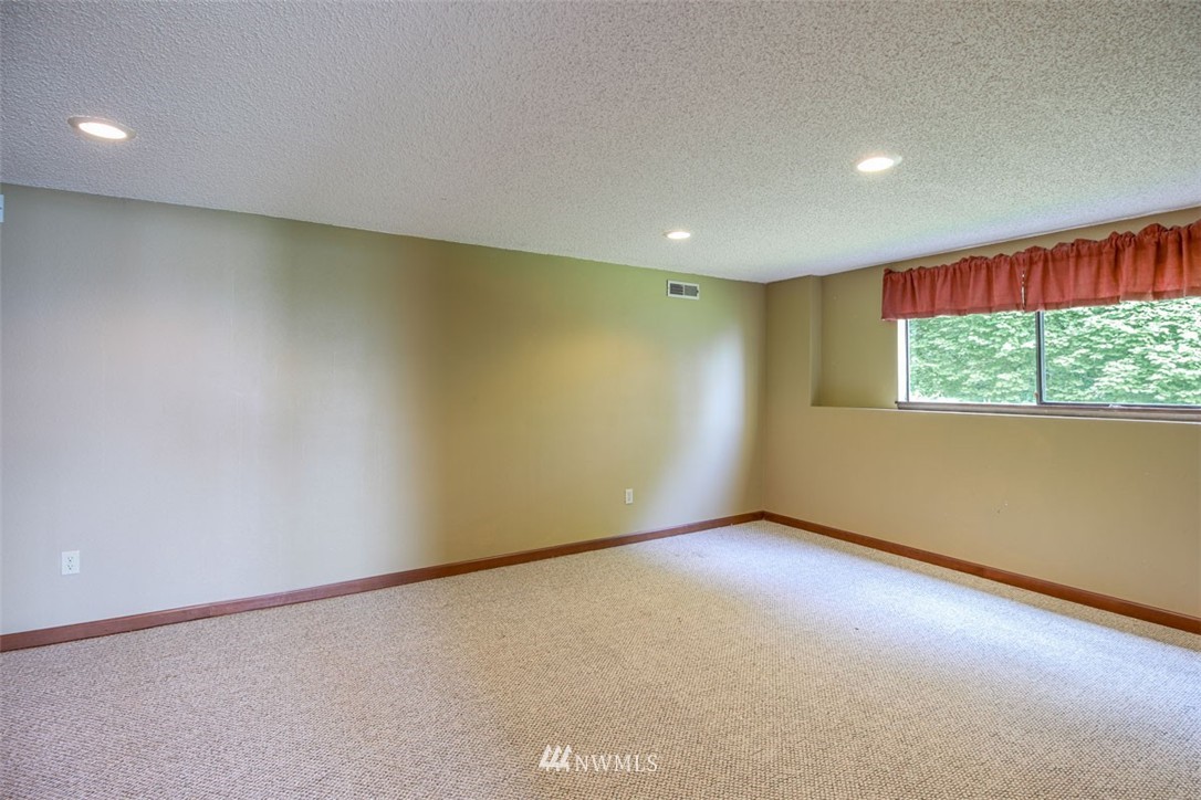 5111 Meridian Road Northeast Olympia, WA 98516 - Photo 24 of 25 Gallery Image 24