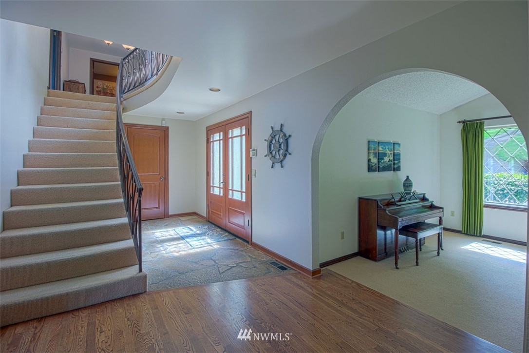 5111 Meridian Road Northeast Olympia, WA 98516 - Photo 6 of 25 Gallery Image 6