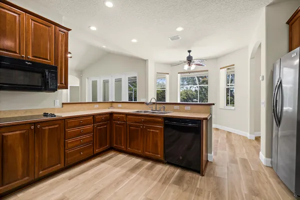 $3,200 | 4085 Crooked Mile Road, Merritt Island, FL 32952