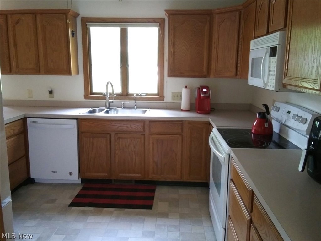 6861 South Raccoon Road Canfield, OH 44406 - Photo 15 of 41 All appliances stay