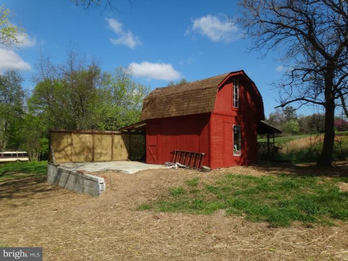 1802 Thomas Road Fort Washington, MD 20744 - Photo 13 of 22 Exterior (Rear)