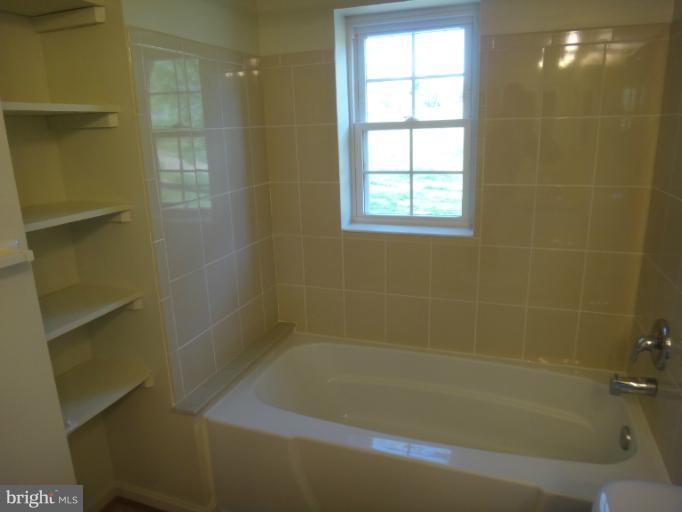 1802 Thomas Road Fort Washington, MD 20744 - Photo 19 of 22 Bath