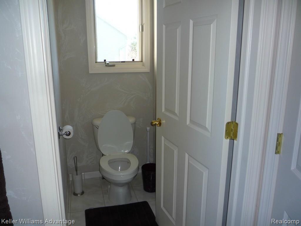47751 Pavillon Road Canton, MI 48188 - Photo 23 of 50 Private stool area in master suite