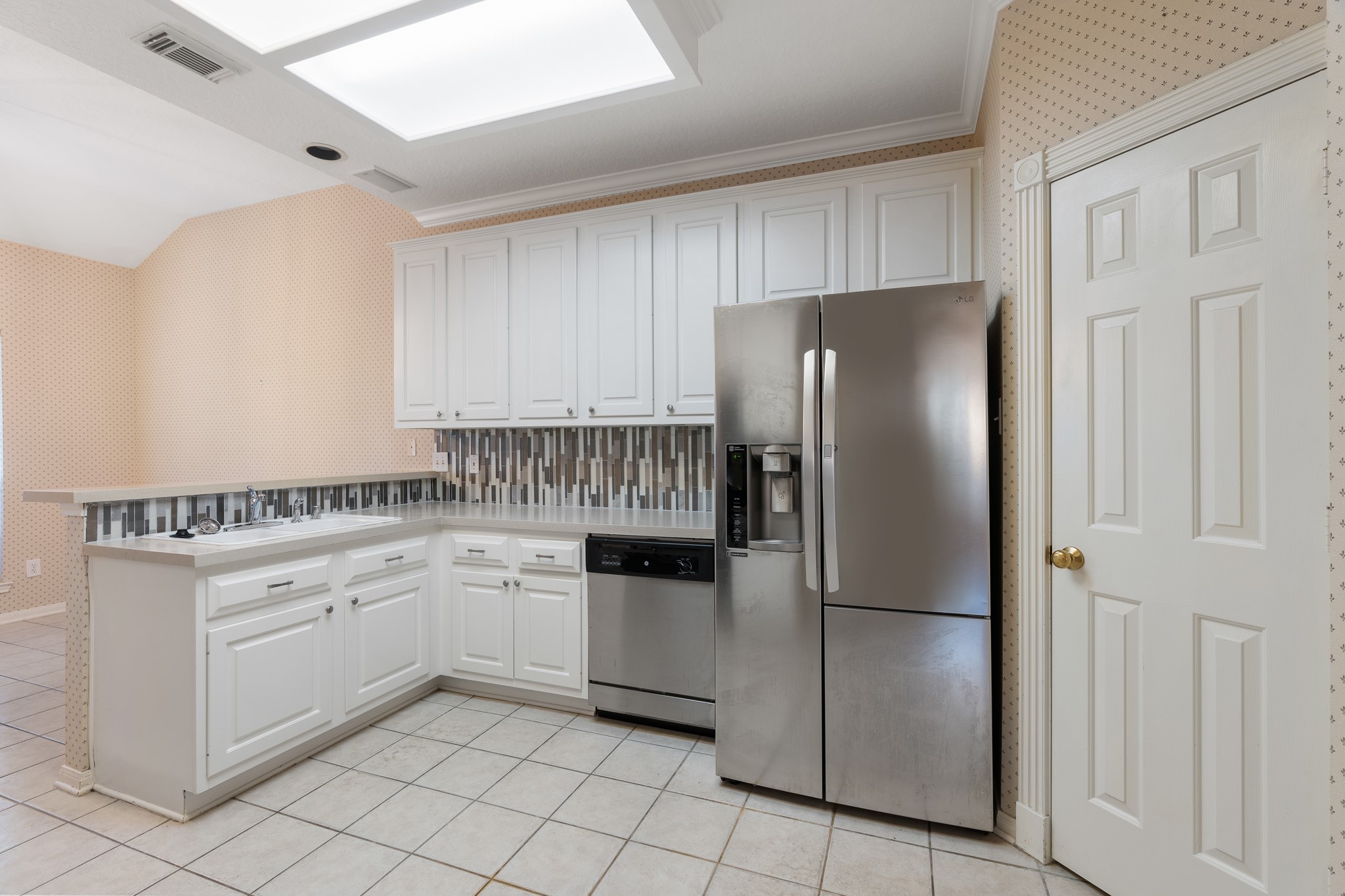 14420 Walters Road, Unit 20 Houston, TX 77014 - Photo 7 of 27 large kitchen with refrigerator included