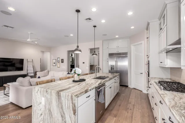 $955,000 | 2830 East Crest Lane, Phoenix, AZ 85050