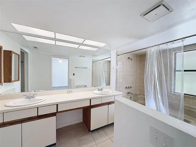 $390,000 | 504 South Florida Avenue, Unit 215, Tarpon Springs, FL 34689