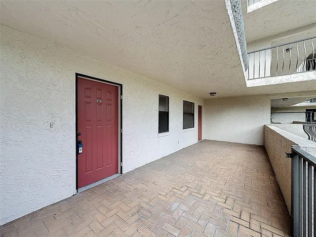 a view of a livingroom with an entryway