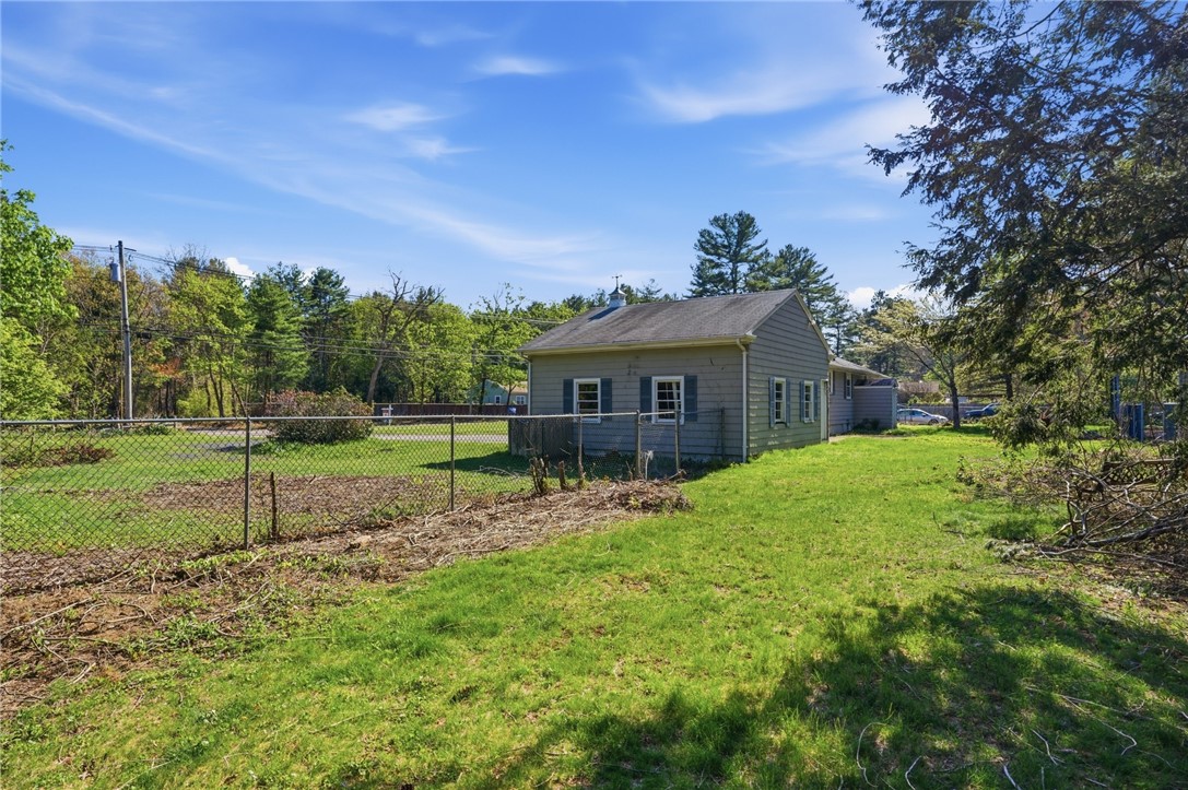 330 Harkney Hill Road Coventry, RI 02816 - Photo 5 of 43