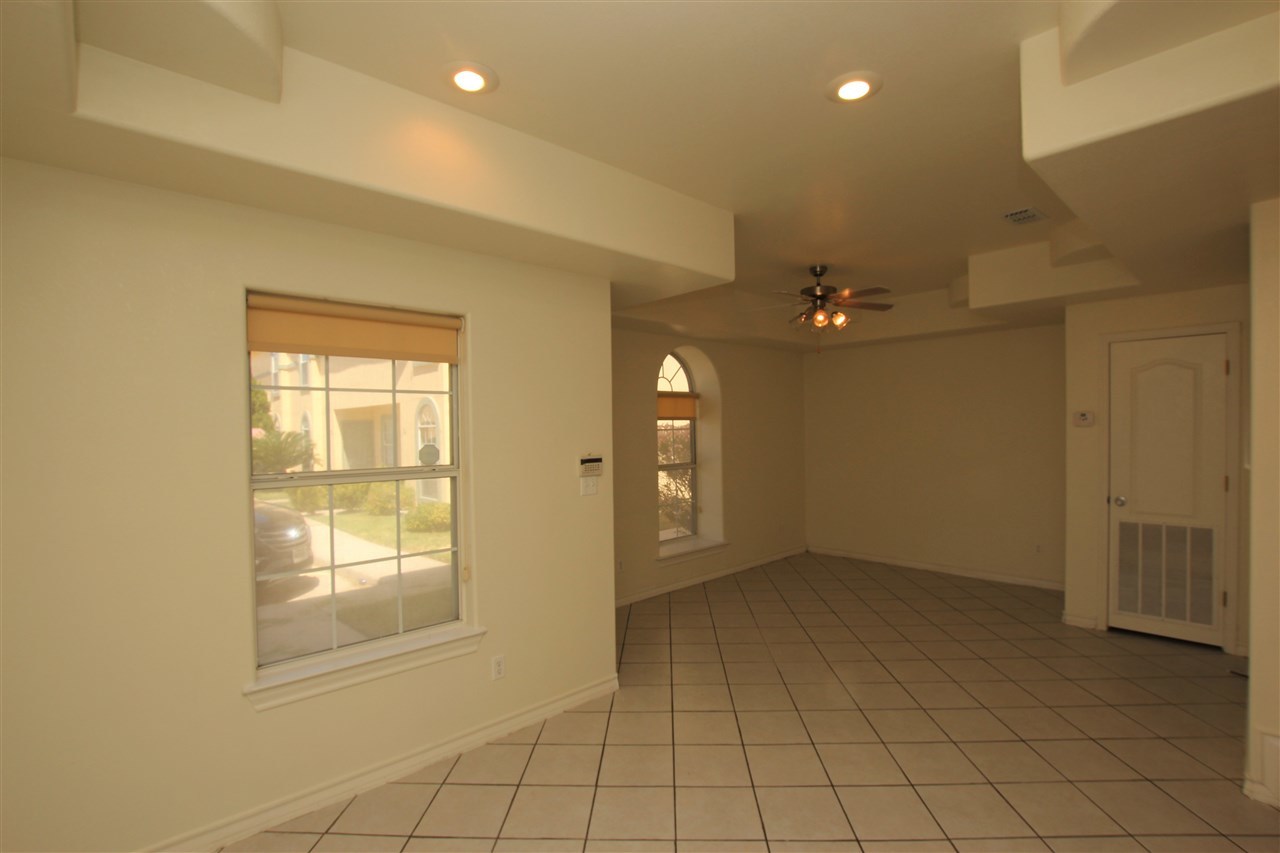 1000 Ranchway Drive, Unit 52 Laredo, TX 78045 - Photo 2 of 11 Gallery Image 2