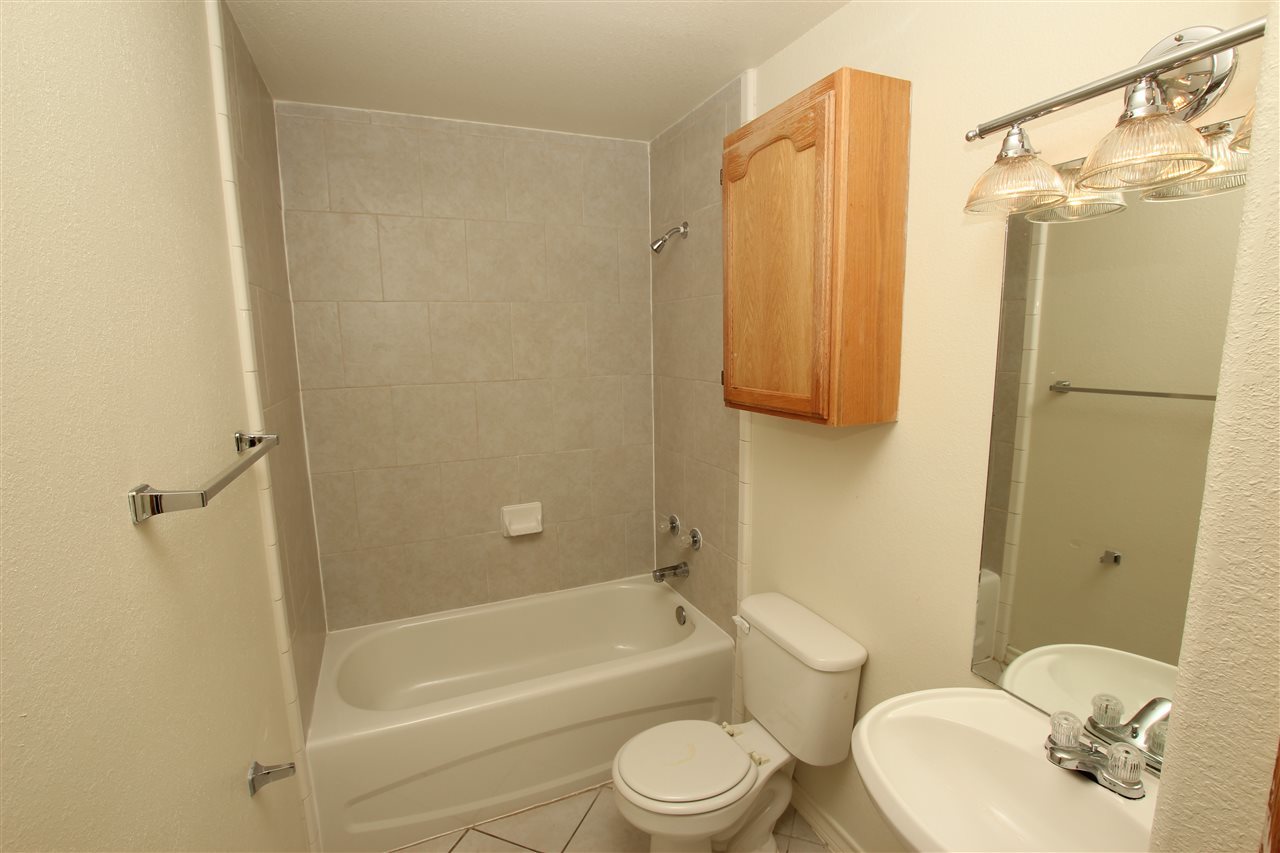 1000 Ranchway Drive, Unit 52 Laredo, TX 78045 - Photo 7 of 11 Gallery Image 7