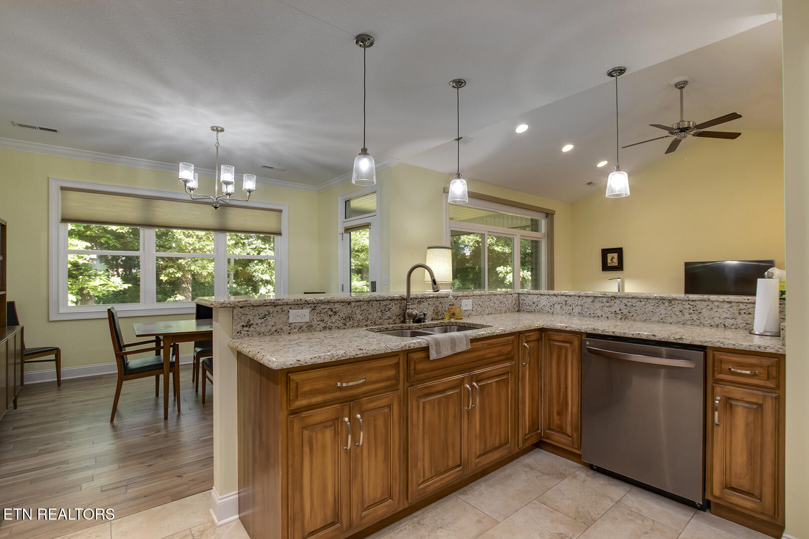401 Tanasi Way Loudon, TN 37774 - Photo 21 of 44 21_401 Tanasi Way_Kitchen02