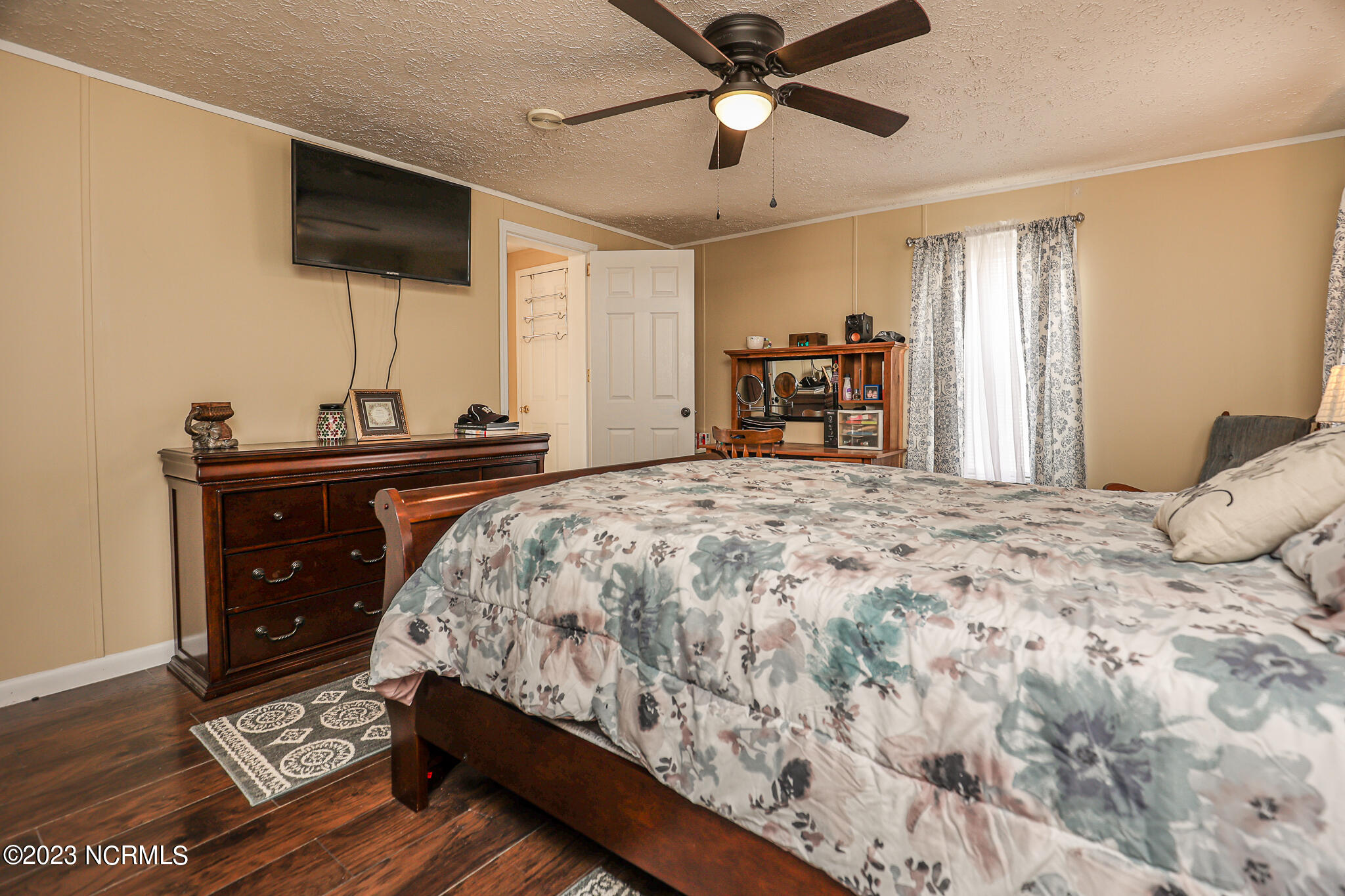615 Maynard Boulevard Jacksonville, NC 28546 - Photo 18 of 39 Master Bedroom