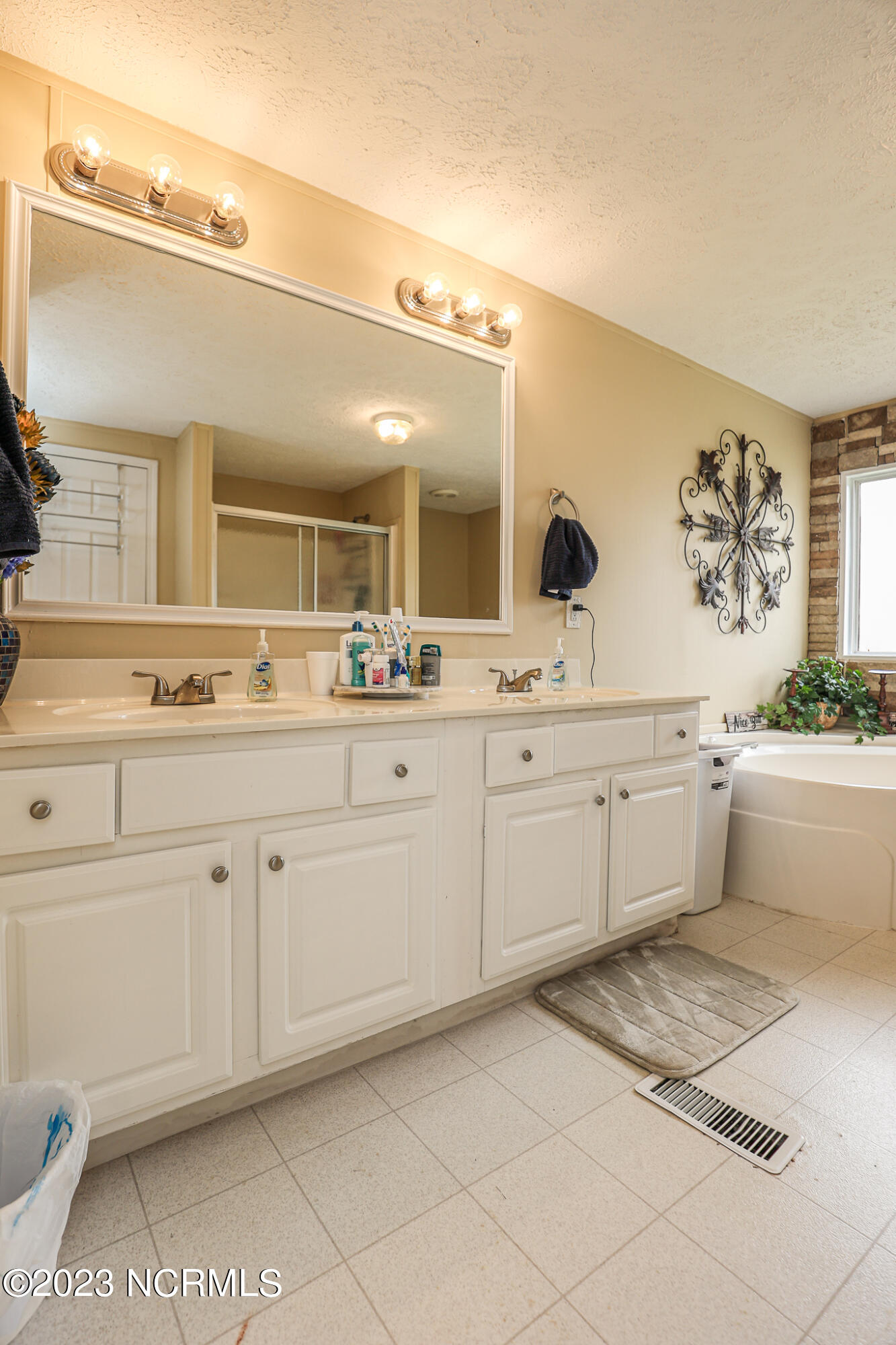 615 Maynard Boulevard Jacksonville, NC 28546 - Photo 21 of 39 Master Bathroom
