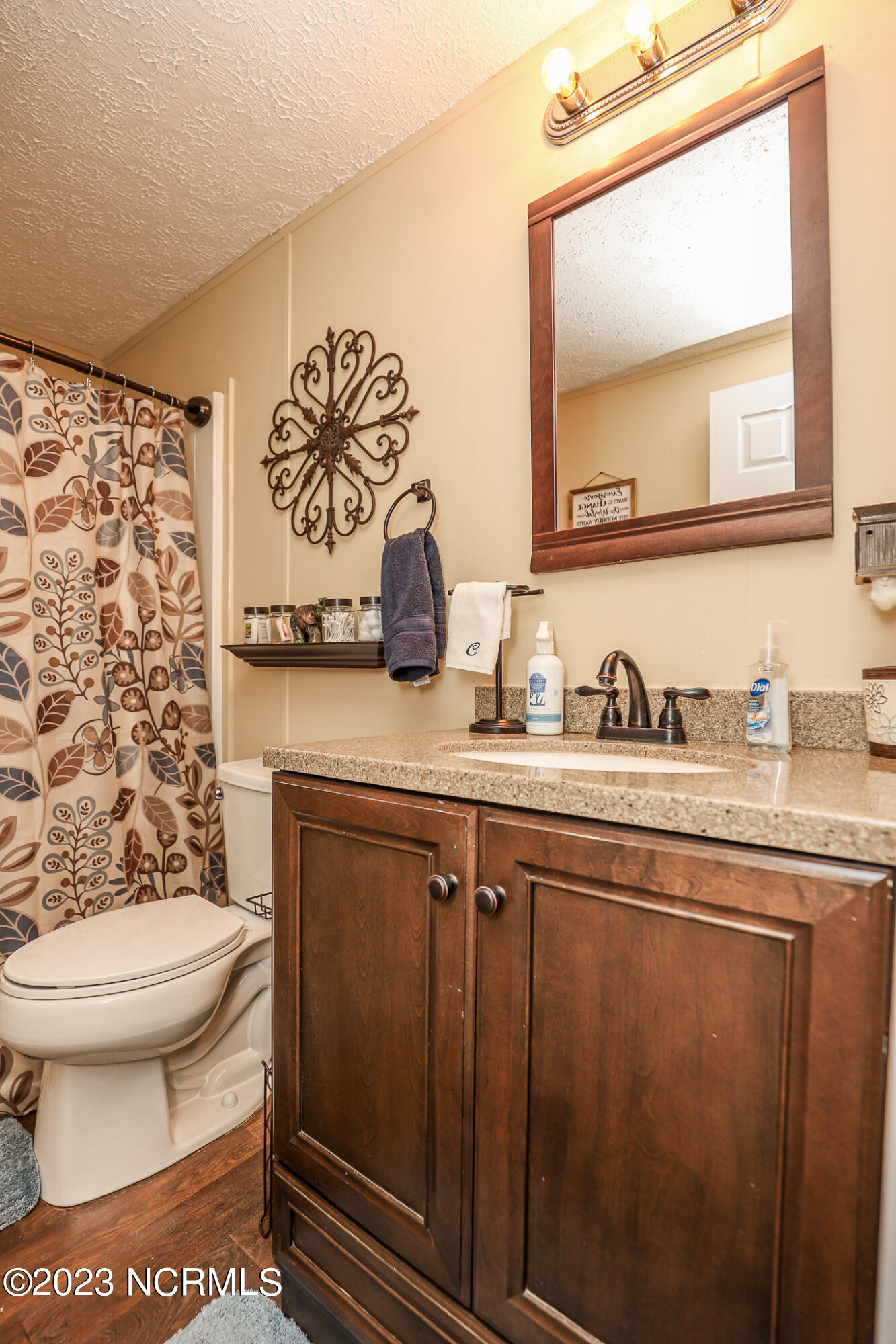 615 Maynard Boulevard Jacksonville, NC 28546 - Photo 27 of 39 Hall Bathroom