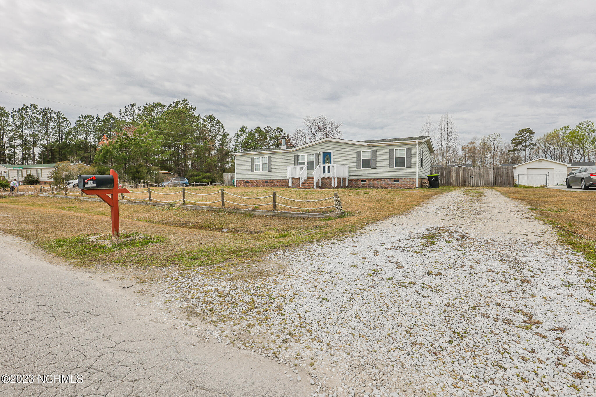 615 Maynard Boulevard Jacksonville, NC 28546 - Photo 3 of 39 Christina- Maynard-57