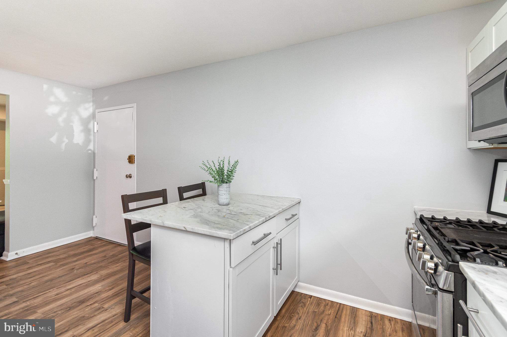 11600 Vantage Hill Road, Unit 11B Reston, VA 20190 - Photo 3 of 30 Gallery Image 3