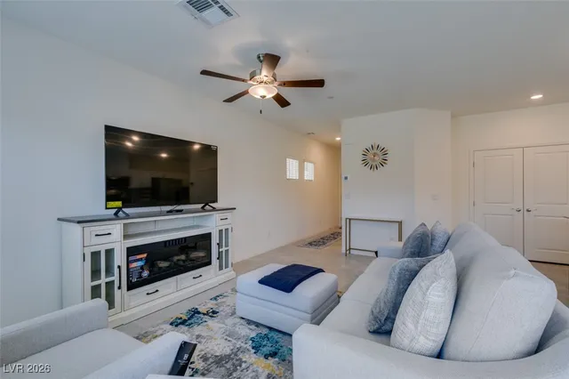 $2,400 | 7107 Alabaster Peak Street, Las Vegas, NV 89166