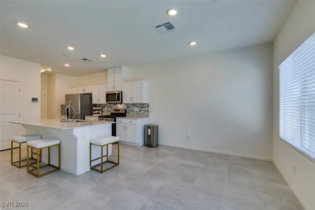 $2,400 | 7107 Alabaster Peak Street, Las Vegas, NV 89166