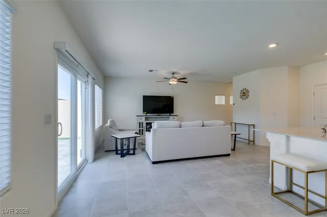 $2,400 | 7107 Alabaster Peak Street, Las Vegas, NV 89166