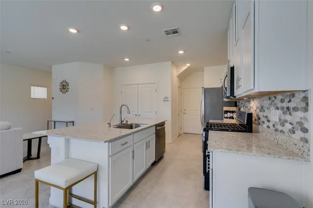 $2,400 | 7107 Alabaster Peak Street, Las Vegas, NV 89166