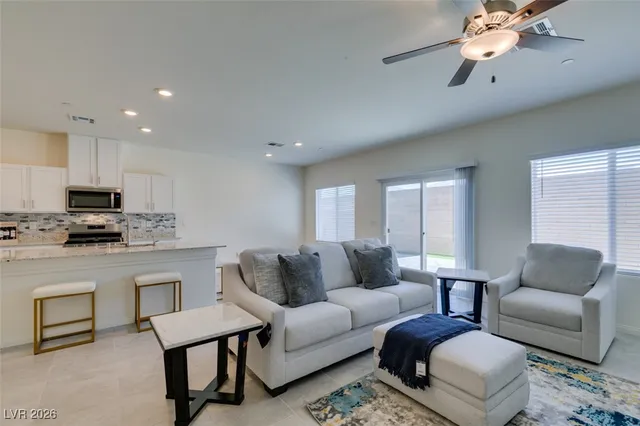 $2,400 | 7107 Alabaster Peak Street, Las Vegas, NV 89166