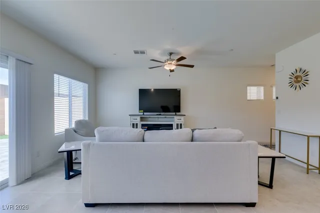 $2,400 | 7107 Alabaster Peak Street, Las Vegas, NV 89166