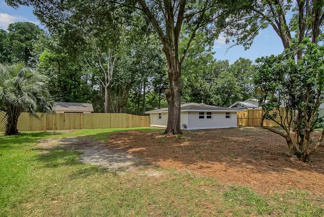 $2,200 | 601 Semaht Street, Charleston, SC 29412
