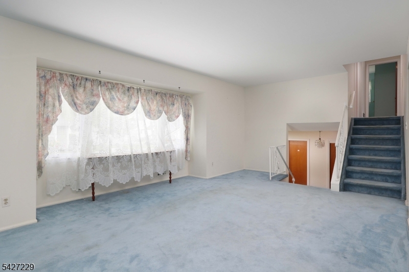 76 Harrison Street Clark, NJ 07066 - Photo 10 of 28