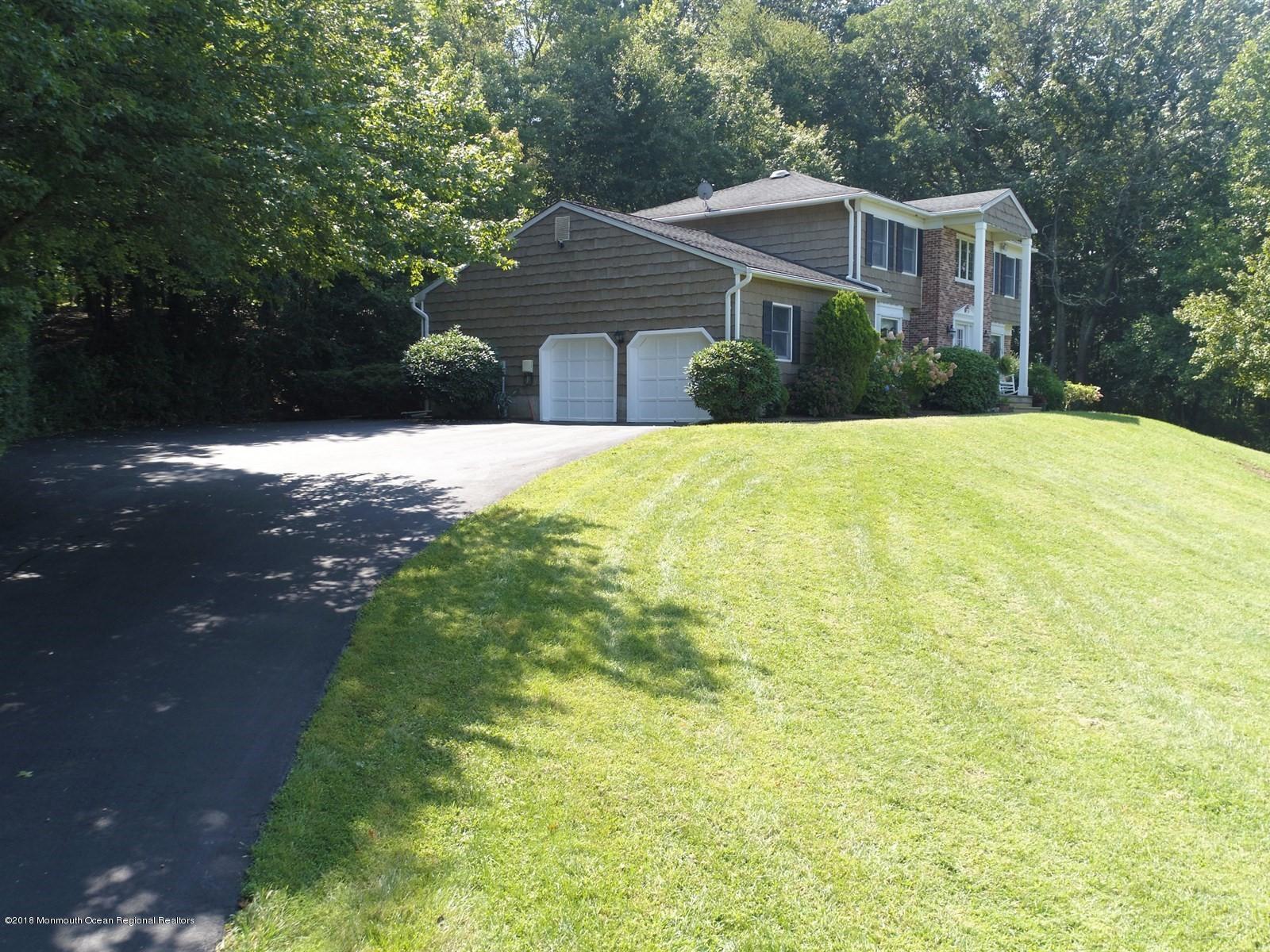 61 Baird Road Millstone Township, NJ 08535 - Photo 38 of 39 040_Driveway