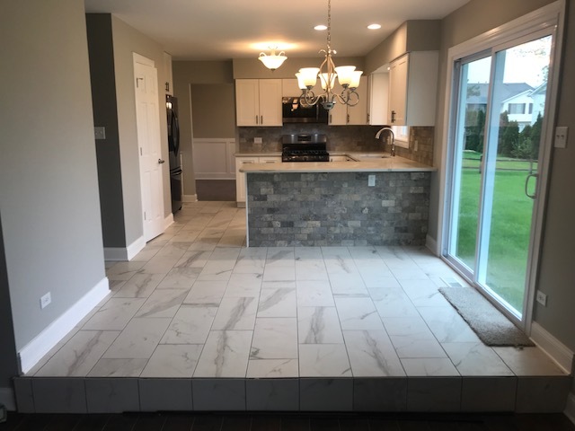 125 Red Barn Road Matteson, IL 60443 - Photo 4 of 14 a view of kitchen with refrigerator and window