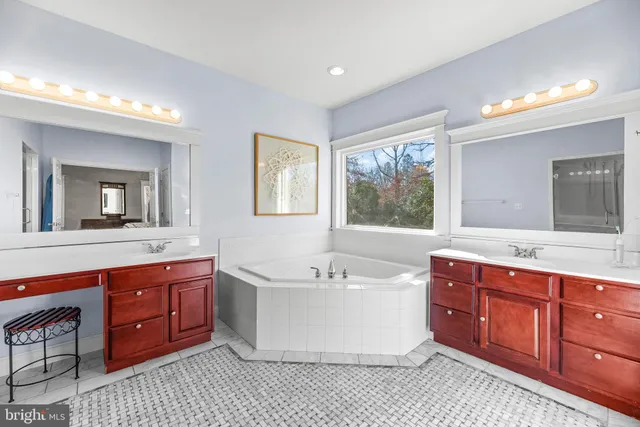 $715,000 | 43336 Lillian Way, Hollywood, MD 20636