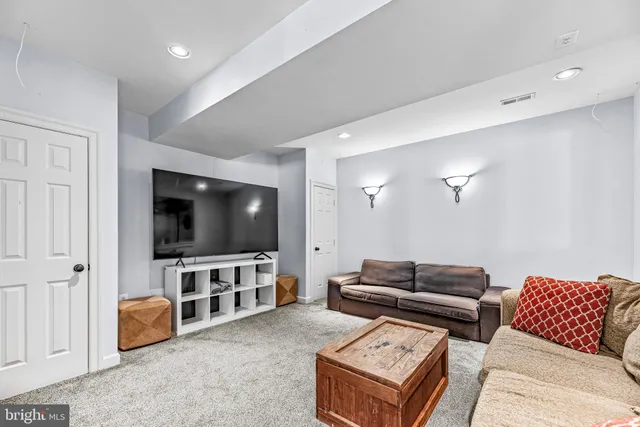 $715,000 | 43336 Lillian Way, Hollywood, MD 20636