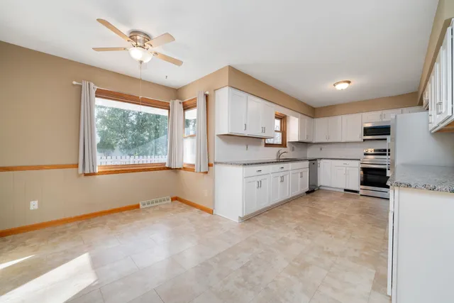 $265,000 | 2209 Edgebrook Drive, Rockford, IL 61107