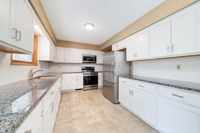 $265,000 | 2209 Edgebrook Drive, Rockford, IL 61107