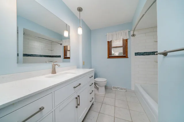 $265,000 | 2209 Edgebrook Drive, Rockford, IL 61107