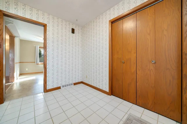 $265,000 | 2209 Edgebrook Drive, Rockford, IL 61107