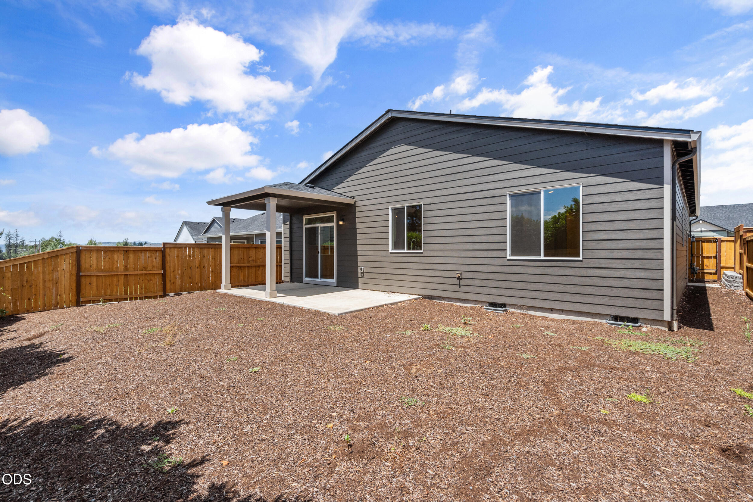 136 Valemont Drive, Unit 13 Eagle Point, OR 97524 - Photo 28 of 31