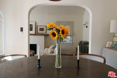 $2,449,000 | 1060 Superba Avenue, Venice, CA 90291