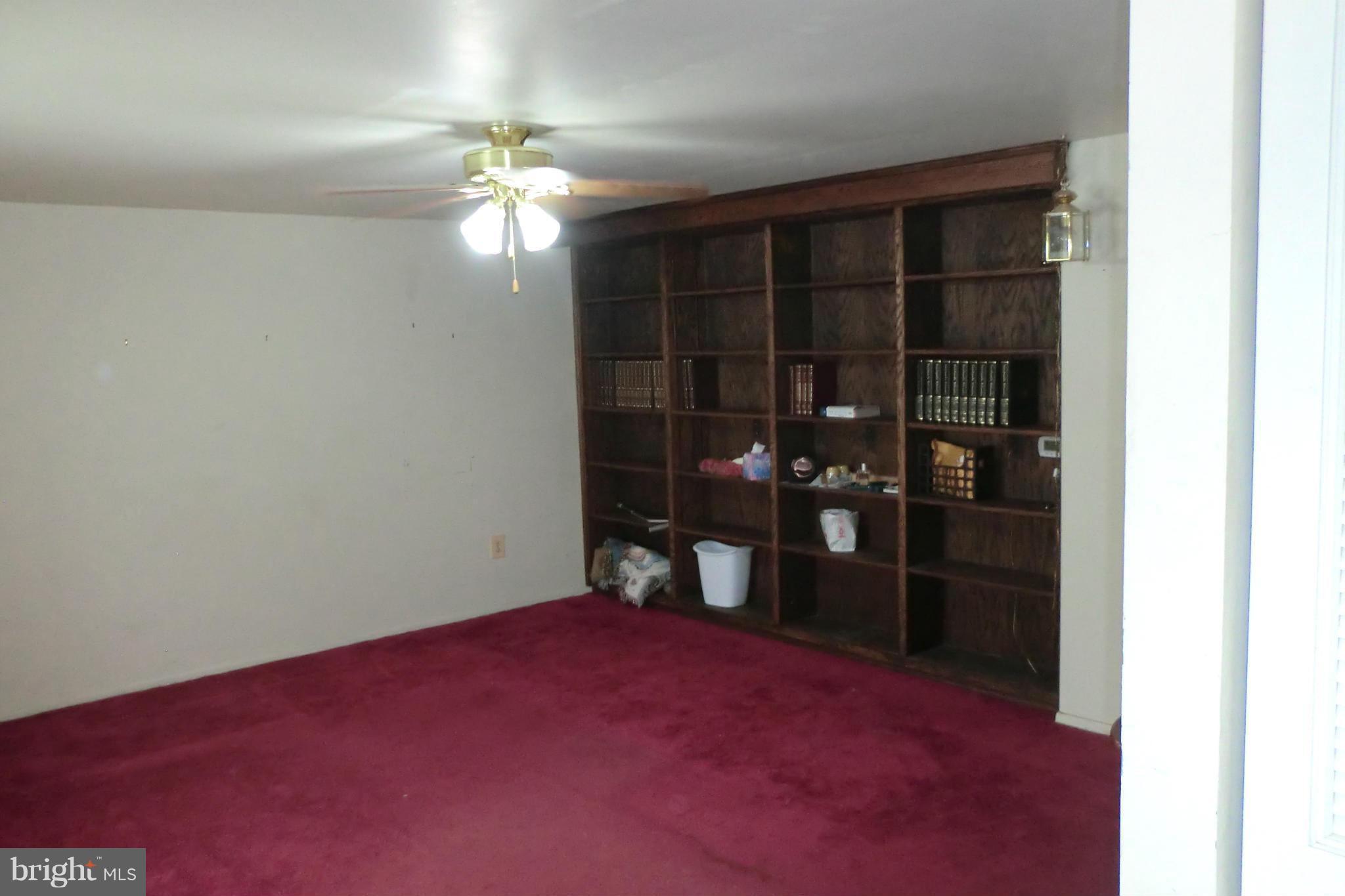1303 East Beech Road Sterling, VA 20164 - Photo 2 of 14 Family Room