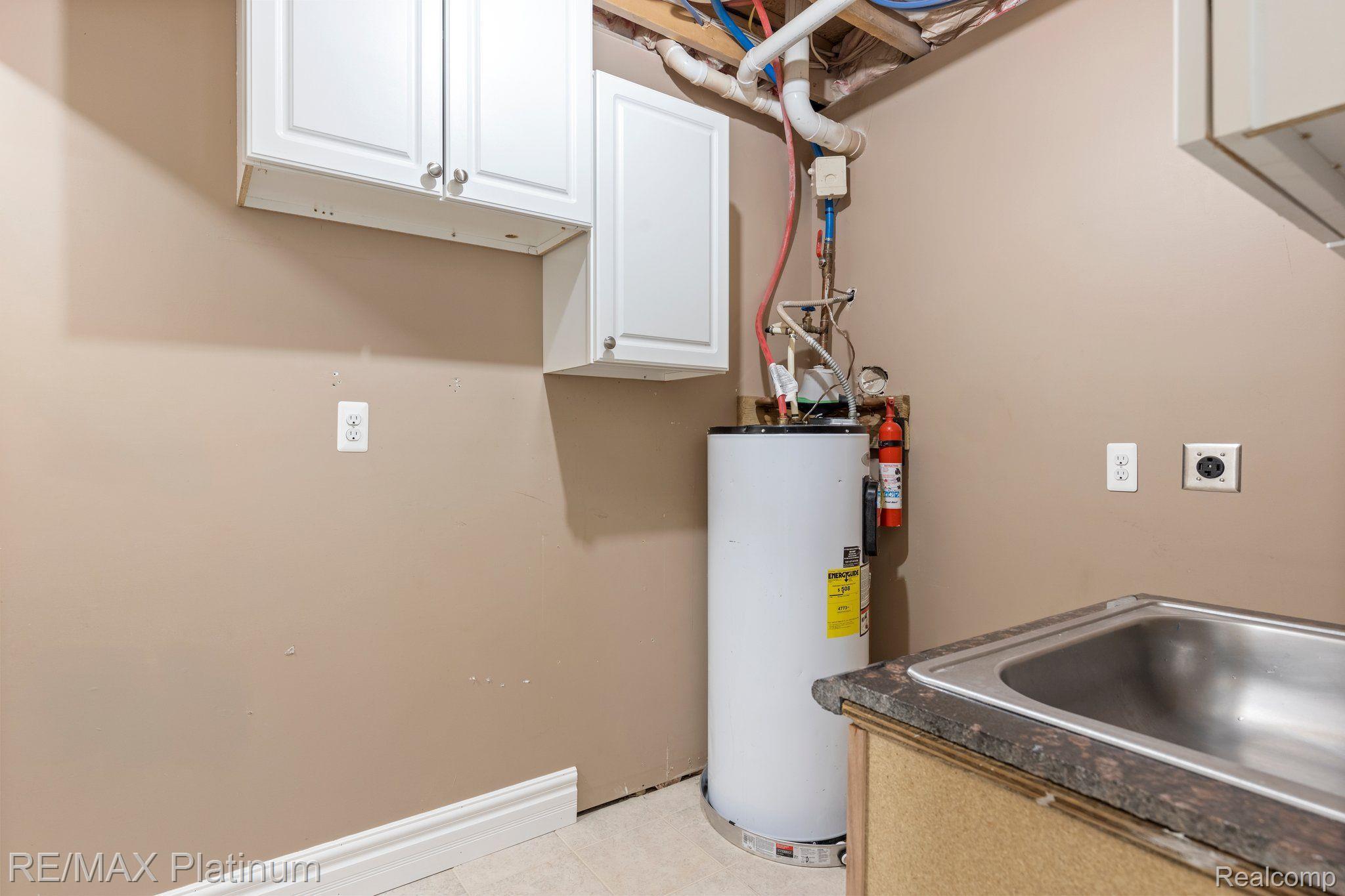 2426 Fisher Road Howell, MI 48855 - Photo 33 of 34 Gallery Image 33