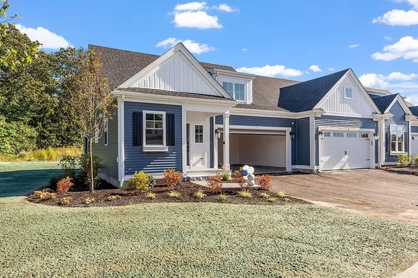 $730,000 | 21 Palmetto Drive, Unit 21, Bellingham, MA 02019