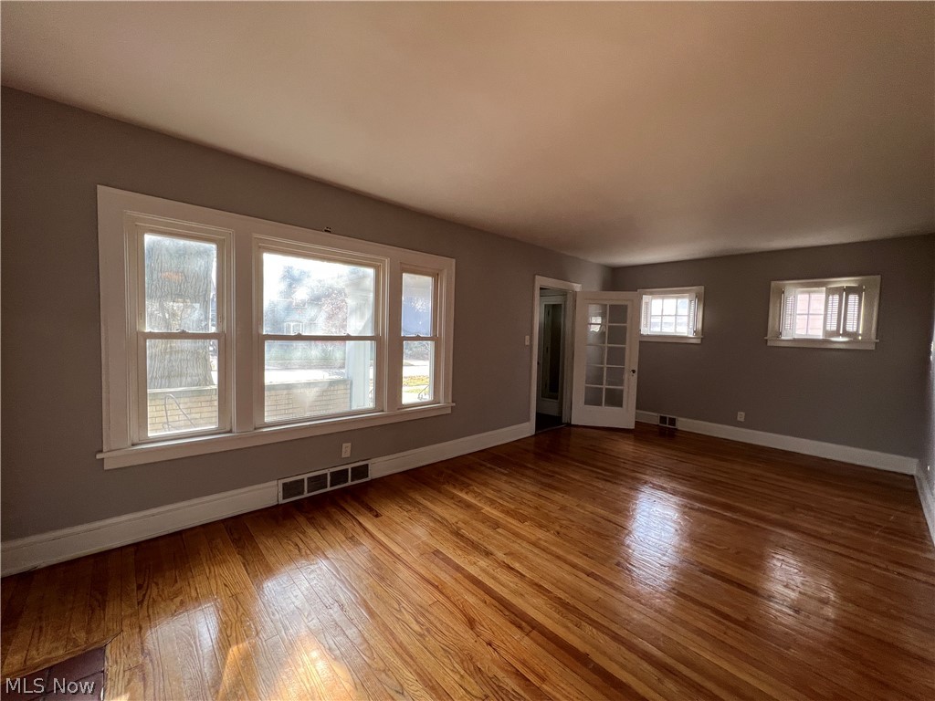 3513 Silsby Road Cleveland, OH 44118 - Photo 3 of 21 Gallery Image 3
