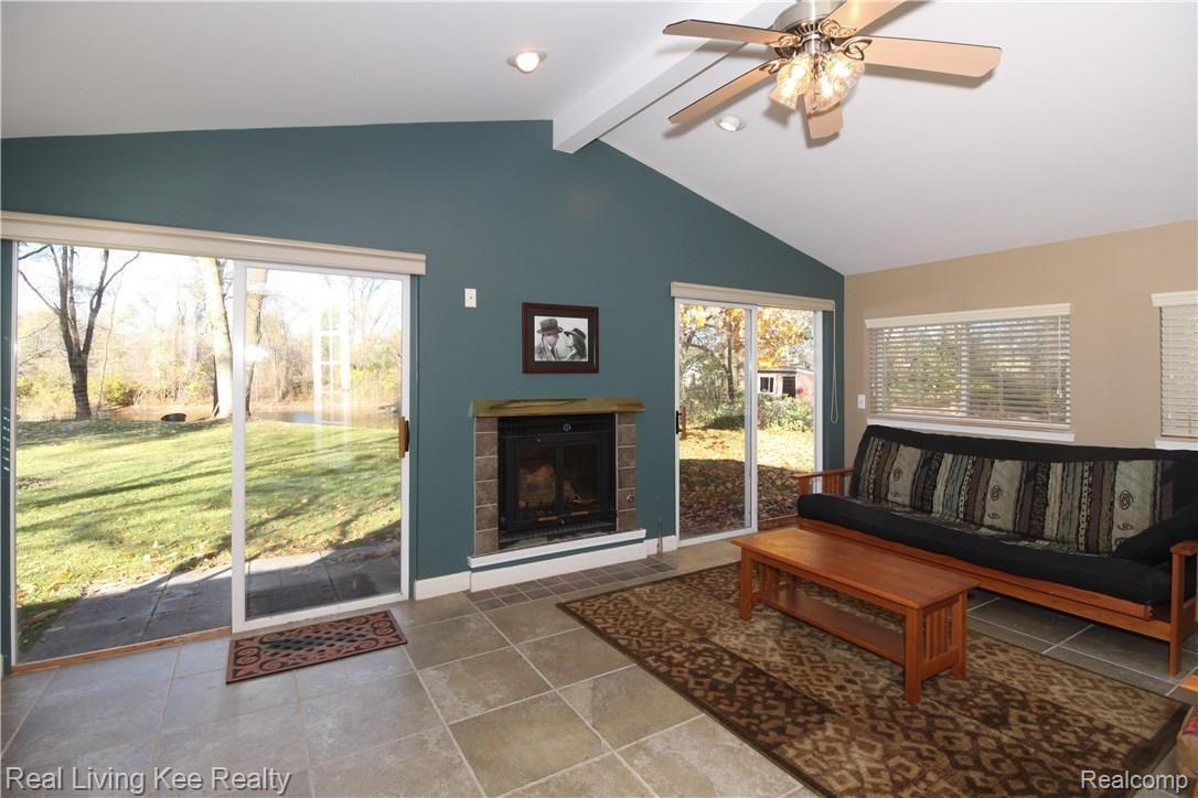 1535 East Hamlin Road Rochester, MI 48307 - Photo 14 of 27 HBKFLZ_still_fr.jpg