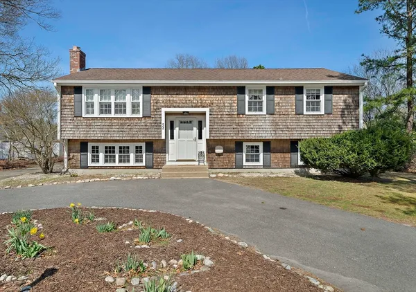 $564,900 | 52 Montgomery Drive, Plymouth, MA 02360