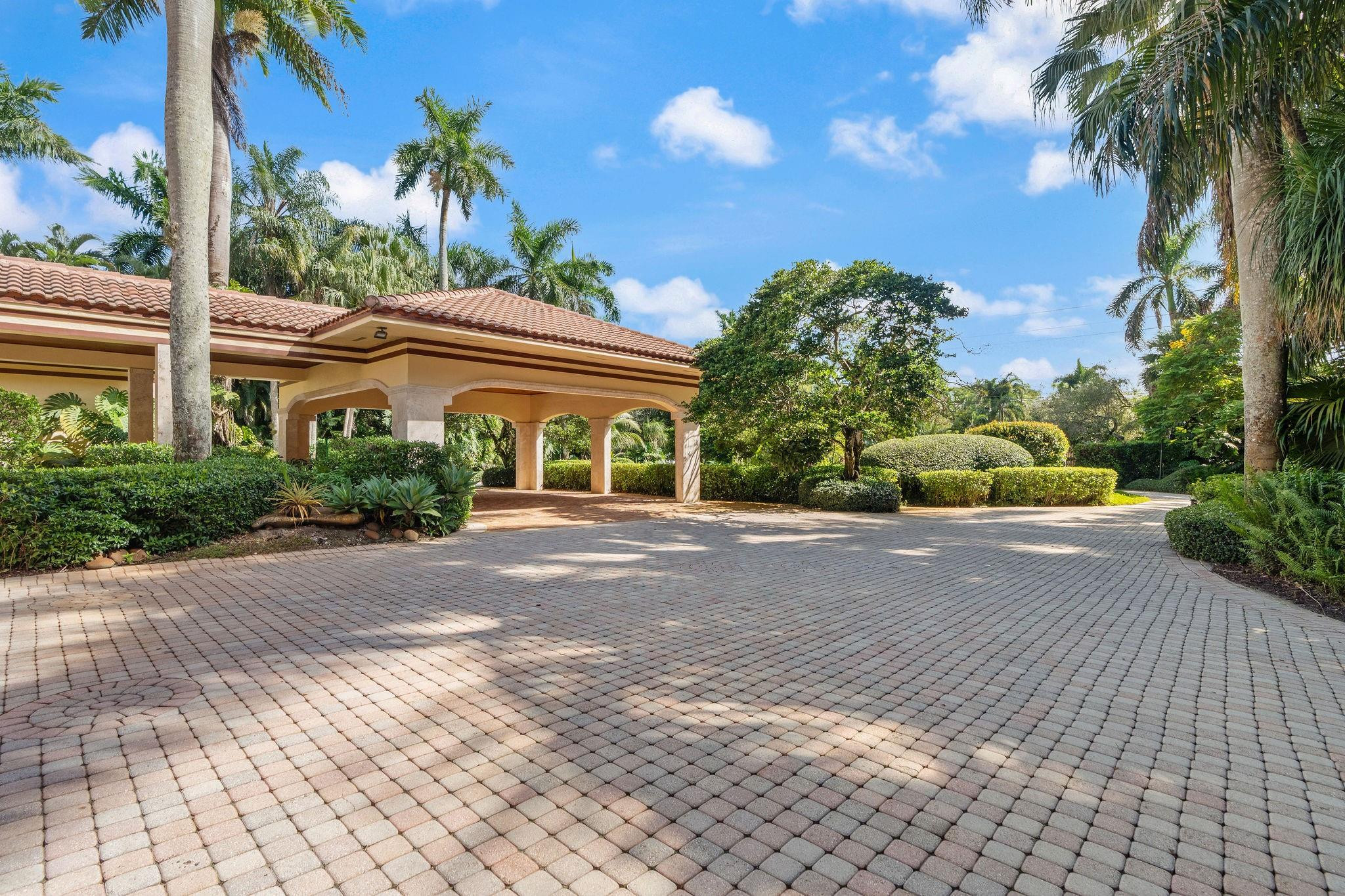 14641 Mustang Trail Southwest Ranches, FL 33330 - Photo 10 of 94 DRIVEWAY
