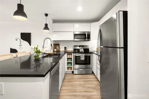 $399,302 | 2250 Northwest 58th Street, Unit 302, Seattle, WA 98107