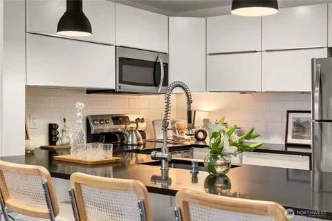$399,302 | 2250 Northwest 58th Street, Unit 302, Seattle, WA 98107