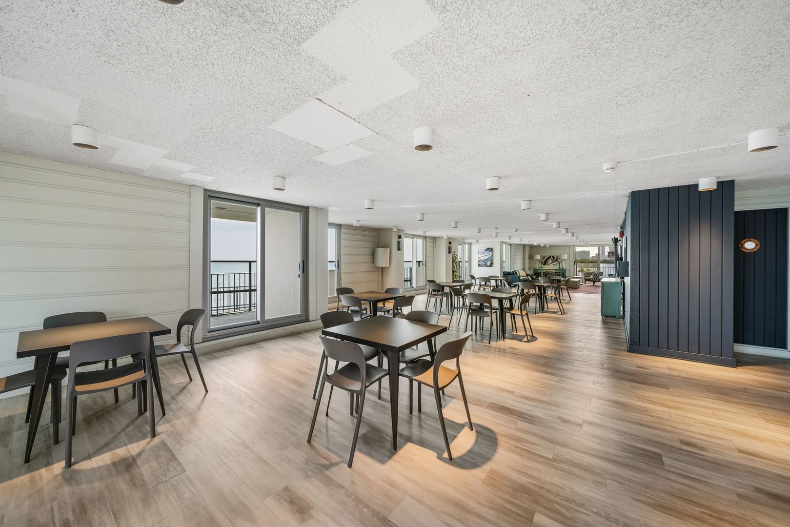 6033 North Sheridan Road, Unit 19K Chicago, IL 60660 - Photo 14 of 28