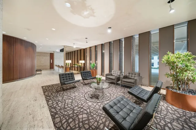 $339,997 | 6033 North Sheridan Road, Unit 19K, Chicago, IL 60660